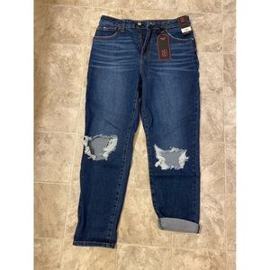 No Boundaries Mom Jeans